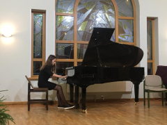 Dagnija Kudure (klavieres, 8.klase), pedagogs Tatjana Savicka 14.12.2018.