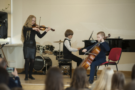 Stīgu trio - Estere Labuce, Roberts Bergs, Eduards Labucis