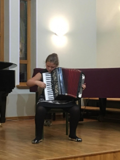 Alīna Aizpuriete - akordeons (3.klase), pedagogs Silvija Bērziņa, 14.12.2018.