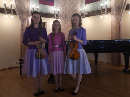 12.04.18. Jāņa Cimzes starptautiskais festivāls Valkā. Laureātes Linda Šņepste, Katrīna Štromberga, Alise Bartuša