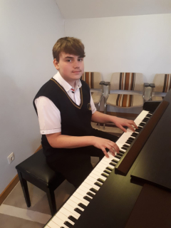 Jautrītei Putniņai veltīts Starptautiskais pianistu konkurss (Patriks)
