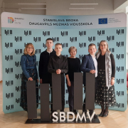 Pedagoģe Tatjana Savicka, Toms Šķēls (7. kora klase), Jānis Iesalnieks (6. klarnetes klase), pedagoģe Māra Aizupiete, Valters Kļaviņš (3. saksofona klase) un pedagoģe Līga Cepīte