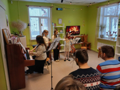 Koncertmeistare Jolanta Grase, Marta Solovjeva 4. kl., Dārta Zepa 2. kl., Agnese Laizāne 1. kl.