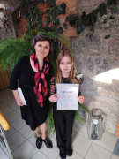 Enija Riekstiņa (2. čella spēles klase) –  II vieta ar pedagoģi Graubiņu-Zviedri (kcm. Ieva Hartmane)